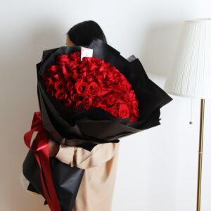 ช่อดอกกุหลาบแดง รหัส A236 จากร้าน Love You Flower) ช่อดอกกุหลาบจากร้าน Love You Flower